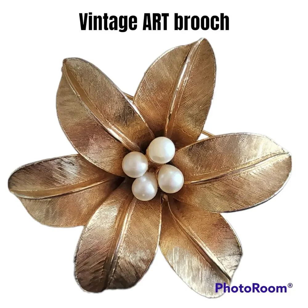 ART Arthur Pepper Gold Tone Faux Pearl Vintage Flower Brooch Pin 1950s MCM